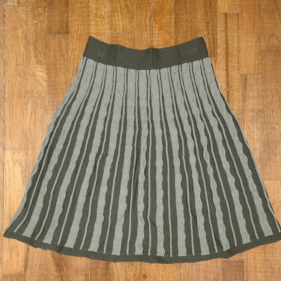 Mossimo Supply Co. Dresses & Skirts - Y2K mossimo wool blend midi skirt Two‎ toned browns designs size Small